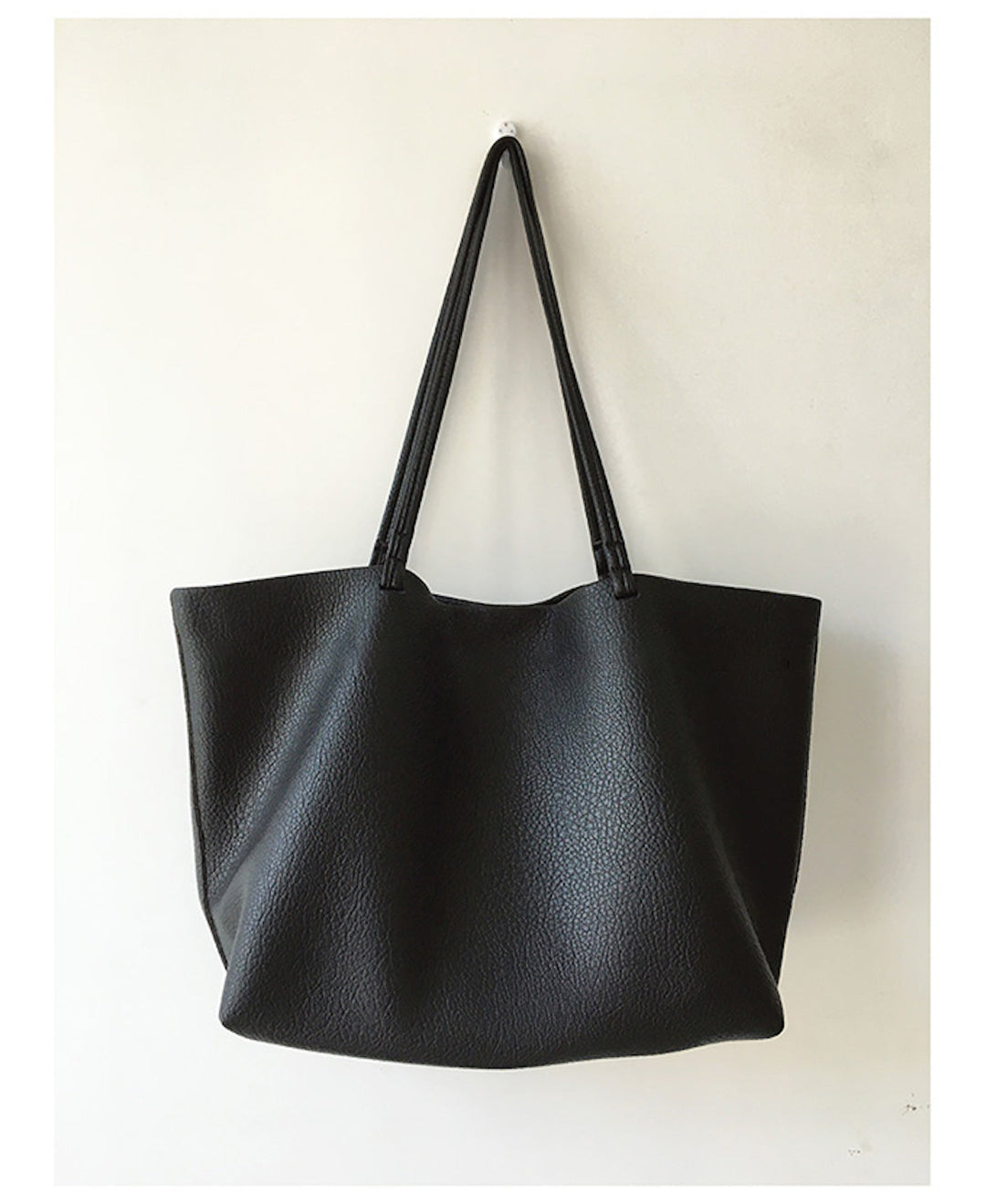 Urban Chic Carryall Tote – Work and Weekend Essential – Travel Detail – Large Size