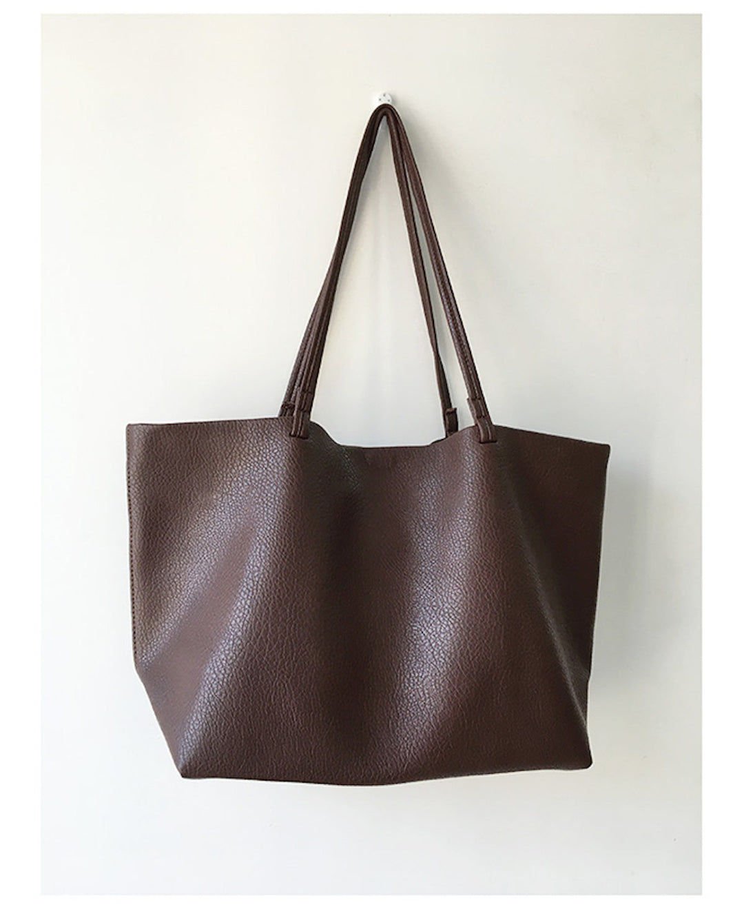 Urban Chic Carryall Tote – Work and Weekend Essential – Travel Detail – Large Size