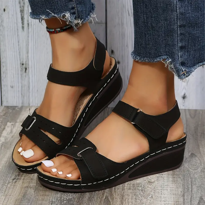 Ailani | Sandals for the summer
