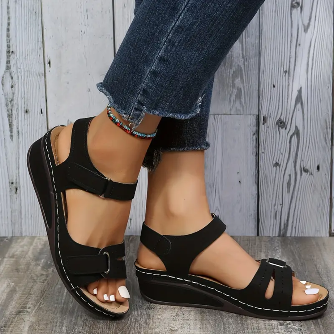 Ailani | Sandals for the summer