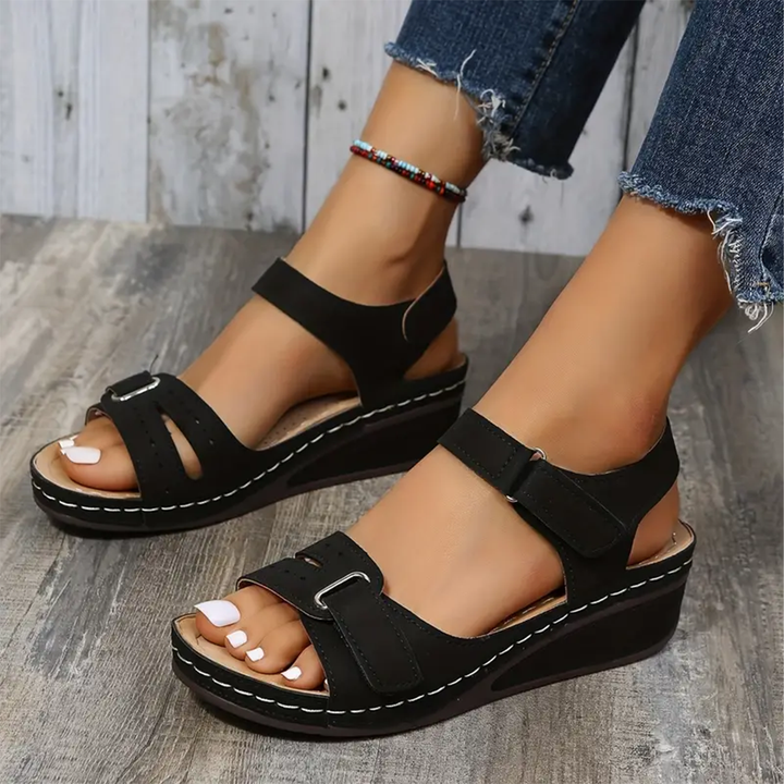 Ailani | Sandals for the summer