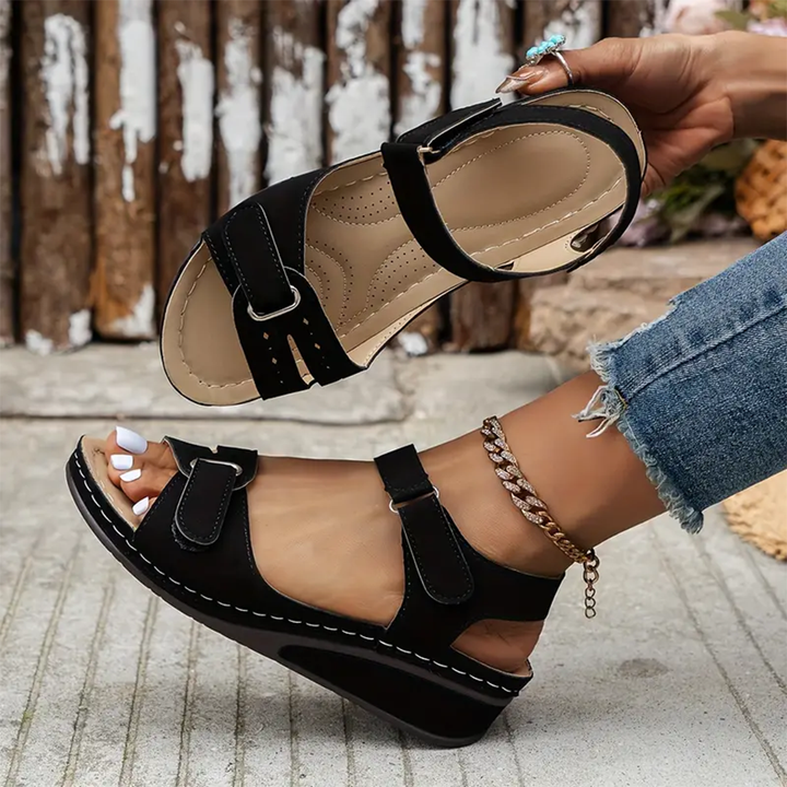 Ailani | Sandals for the summer