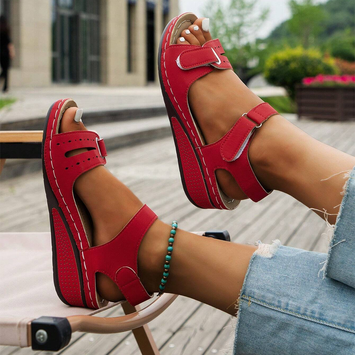 Ailani | Sandals for the summer
