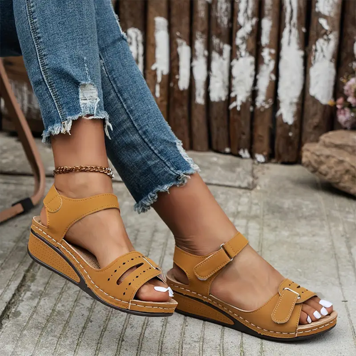Ailani | Sandals for the summer