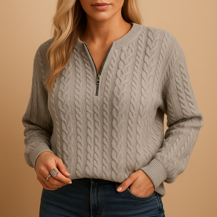 Casual knitted women’s sweater with crew neck and textured pattern | Yenthe