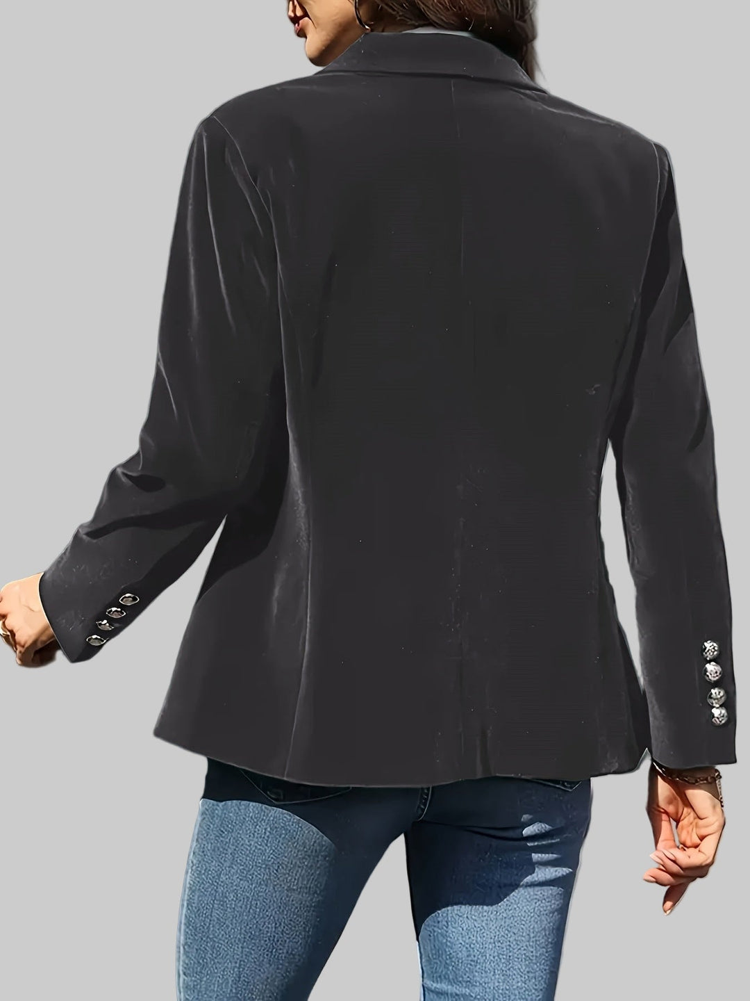 Elegant Women’s Velvet Blazer