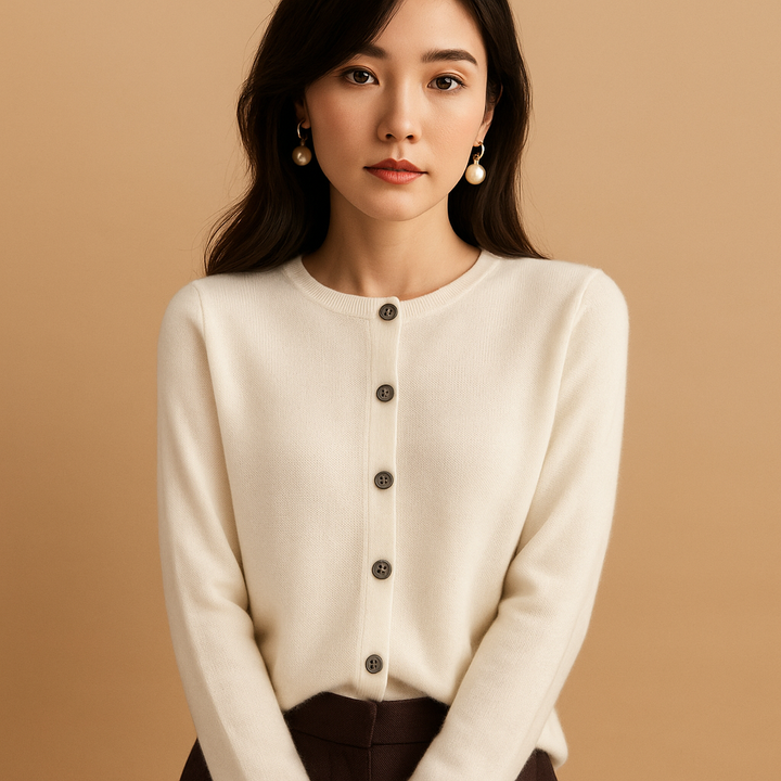 V-neck women’s cardigan with buttons and long sleeves | Ilse