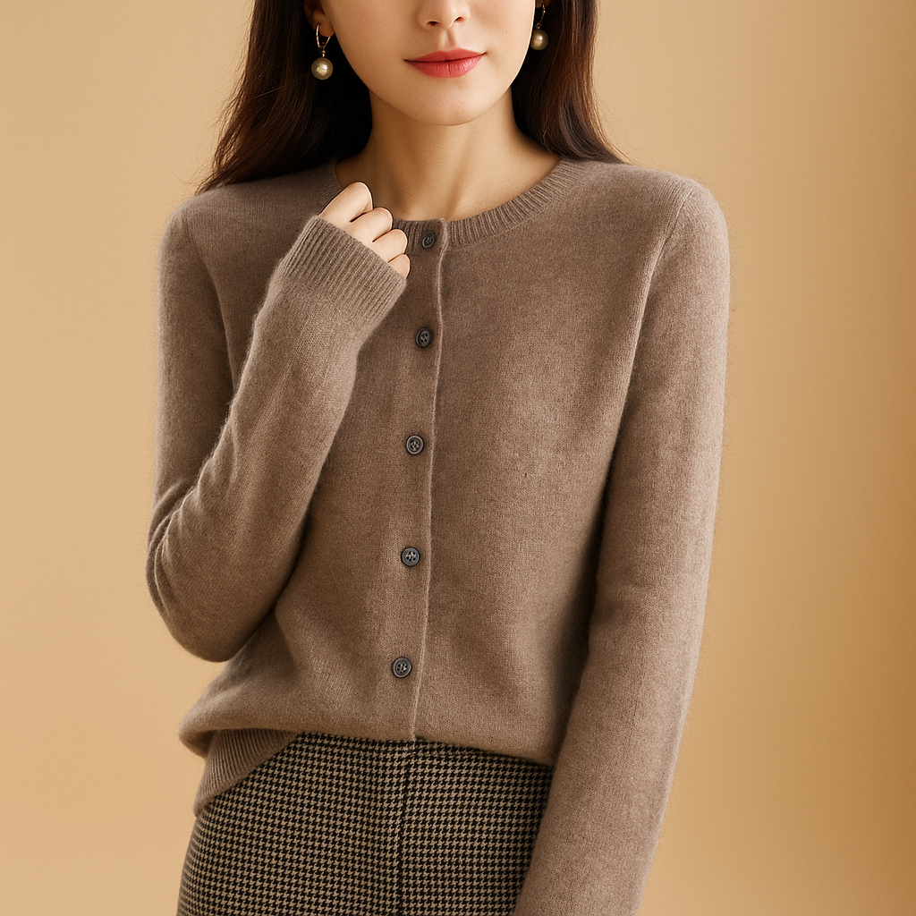 V-neck women’s cardigan with buttons and long sleeves | Ilse