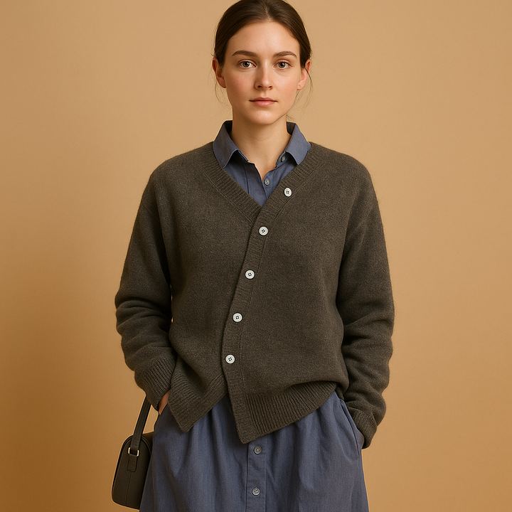Warm knitted women’s sweater with a wool-look | Yara