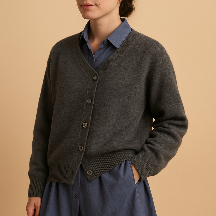 Warm knitted women’s sweater with a wool-look | Yara