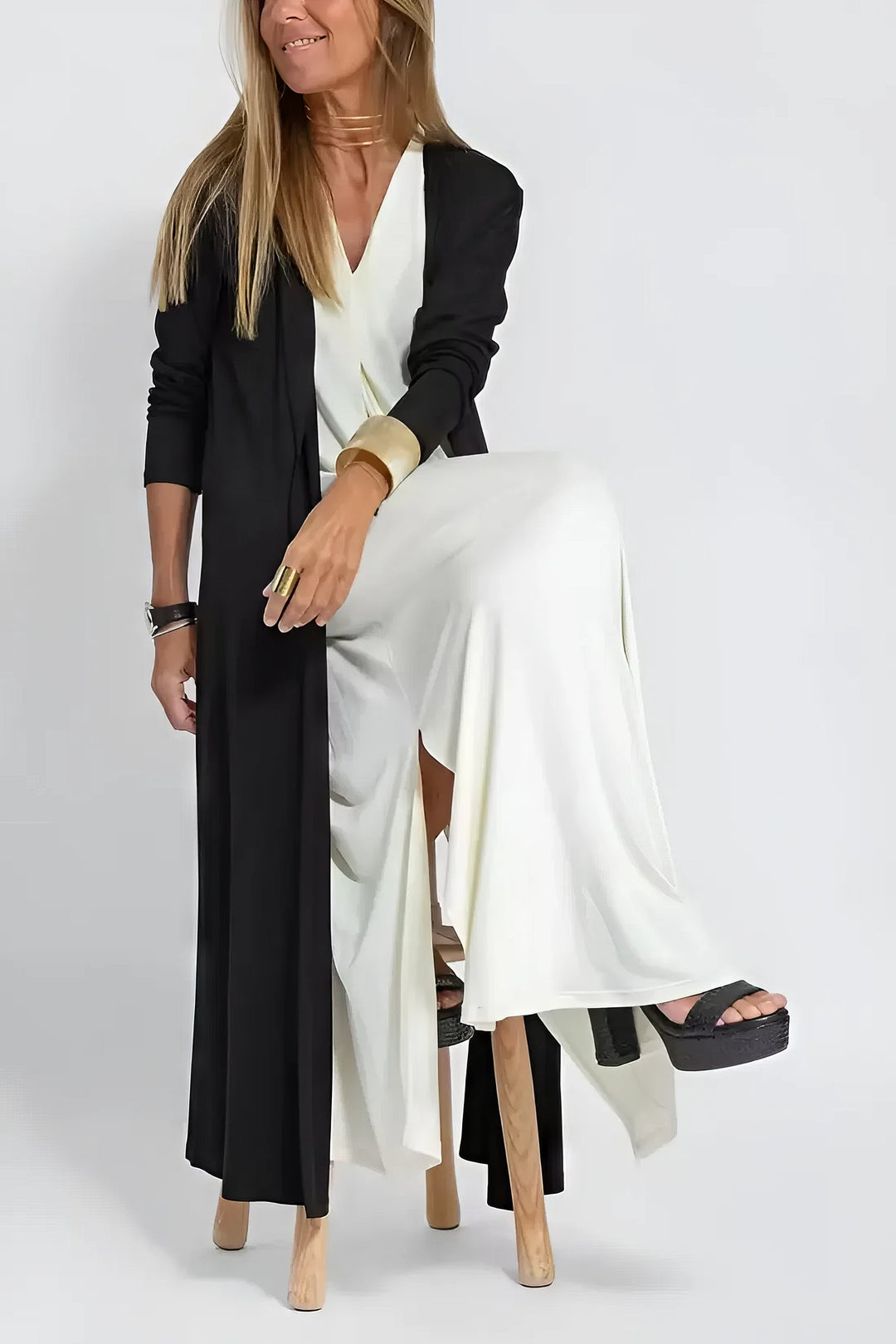 Daisy | Elegant Silhouette Maxi Dress